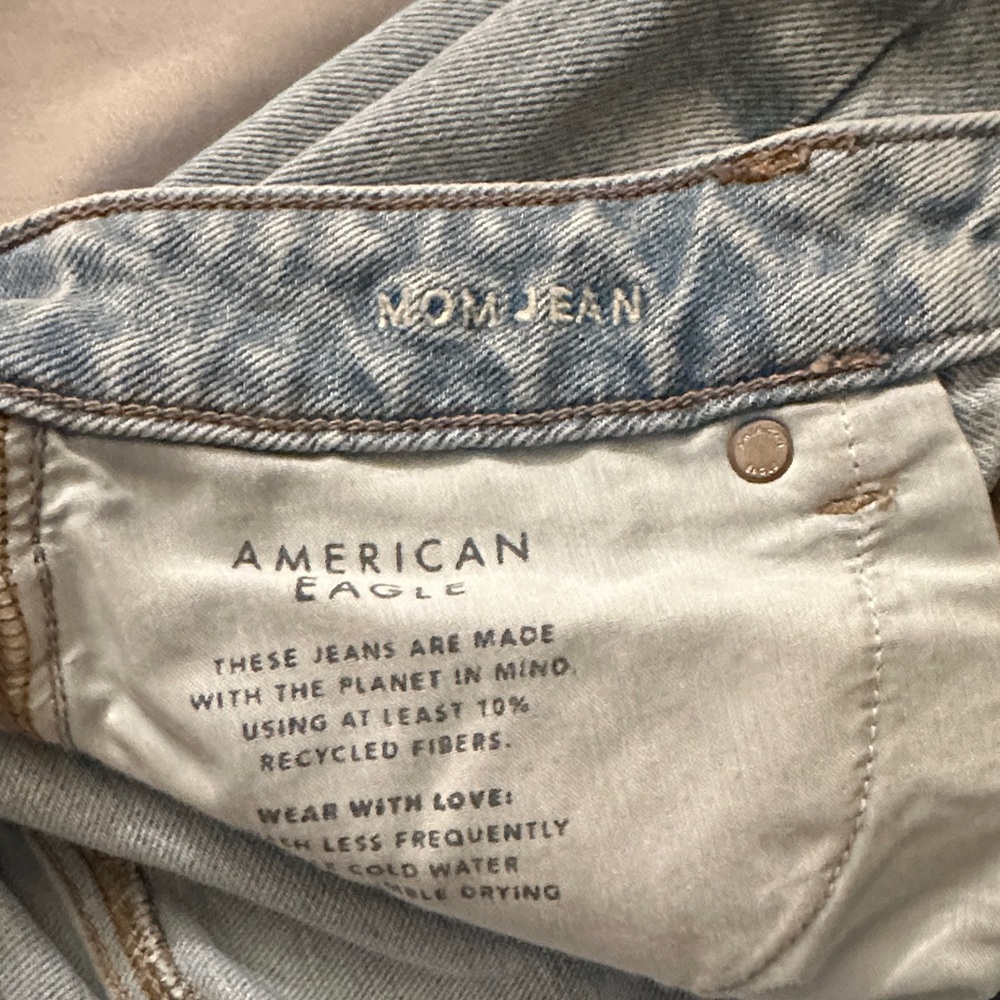 American Eagle Outfitters Mom Jean - Picture 6 of 8